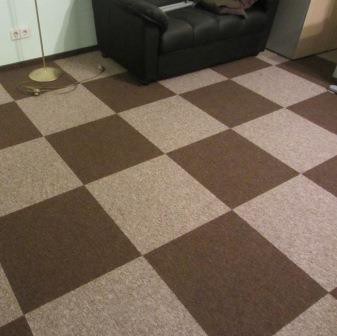 03. Укладка ковровой плитки RusCarpetTiles London 1290 и 1208 шахматным методом.JPG