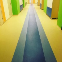 Укладка натурального линолеума с дизайном