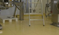 Укладка антистатической ПВХ плитки в один цвет
