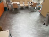Укладка виниловой плитки в один цвет